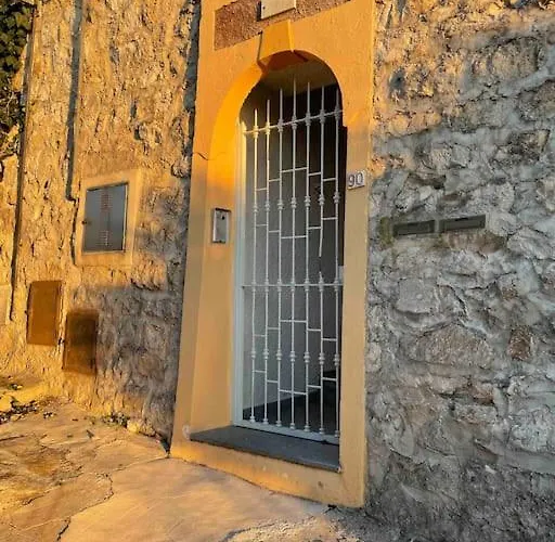 Terrace, Panoramic View, Quiet Area Appartamento